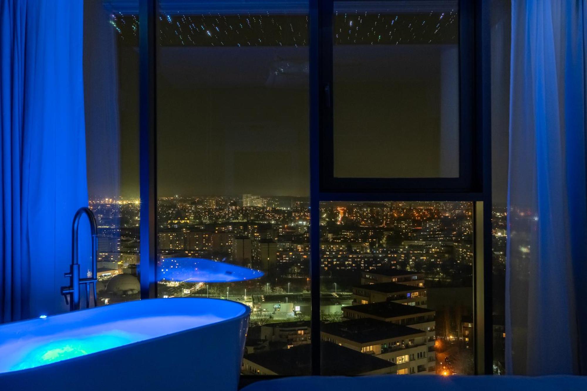 Hanza Tower Sky Lux 17th Floor *