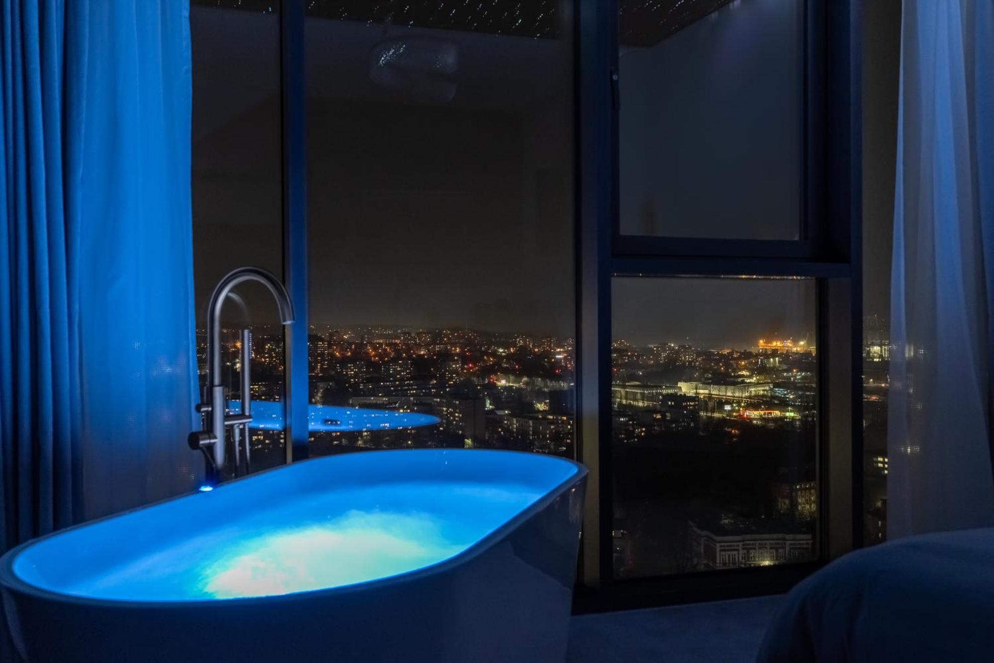 Apartment Hanza Tower Sky Lux 17th Floor